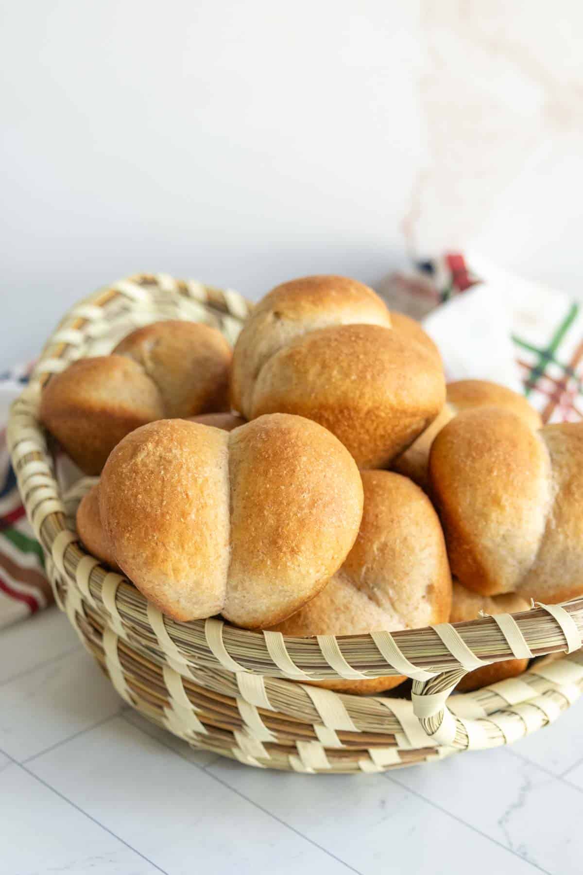 Heritage Oven Kaiser Rolls 4.5″ Sliced 72/Case